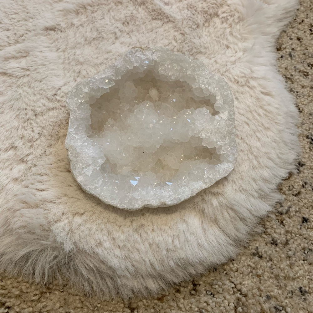 Agate Crystal - Picture 1 of 4